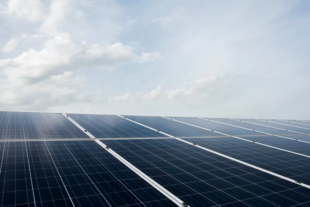 Solar Panel Efficiency in the UK solar cell farm power station