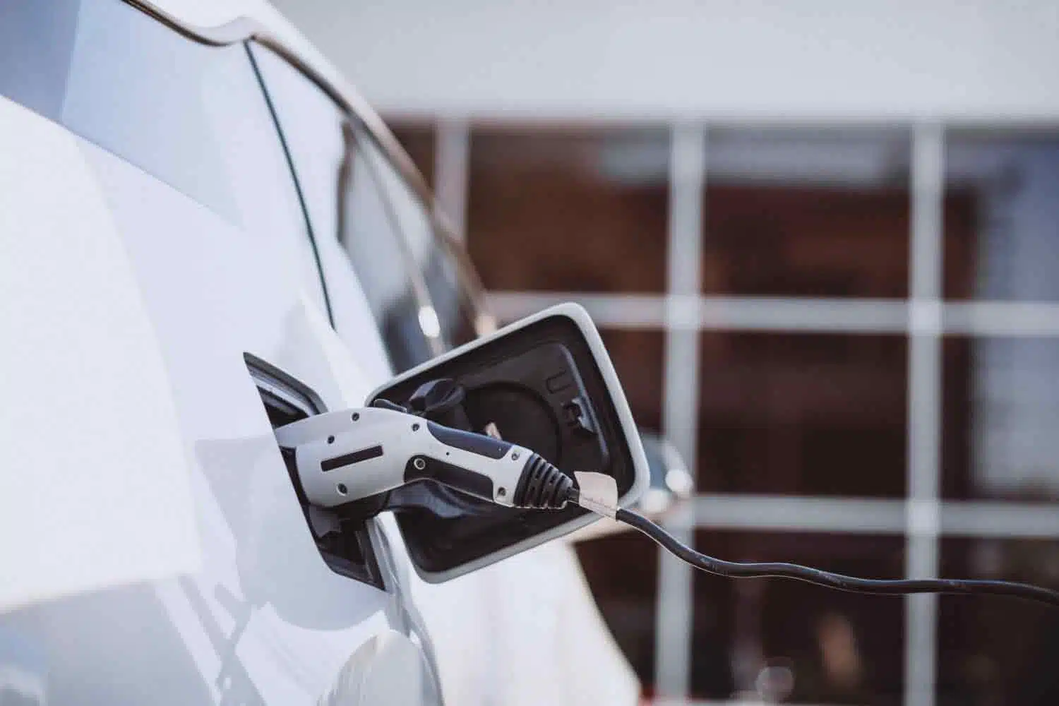 Guide to Solar Panel Installation for Charging Electric Cars