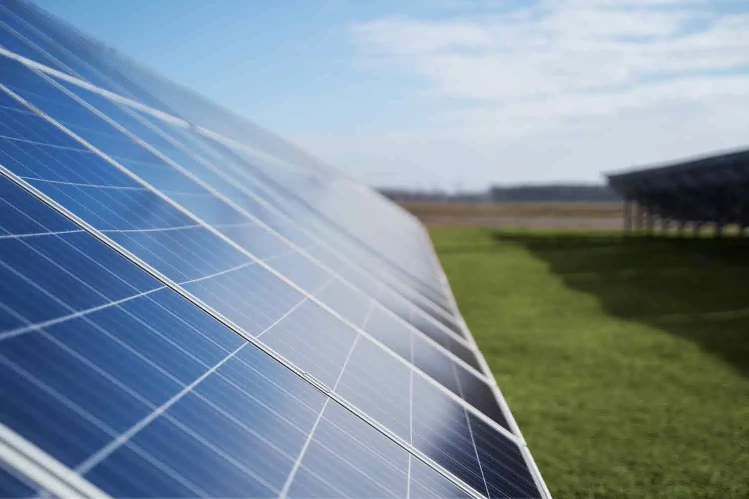 How Solar Power Can Cut Your Bills and Your Carbon Footprint in South Wales