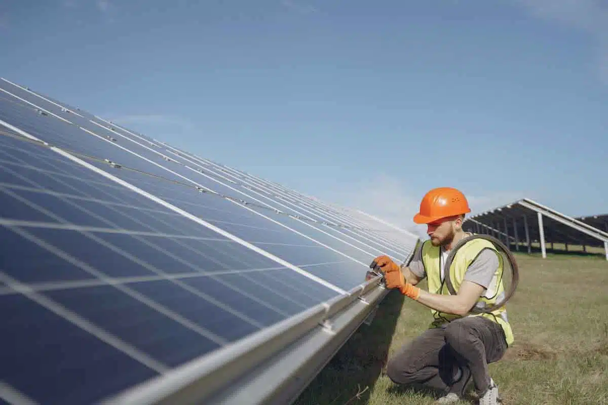 Lifespan of Your Solar Panels – How Long Do Solar Panels Last?
