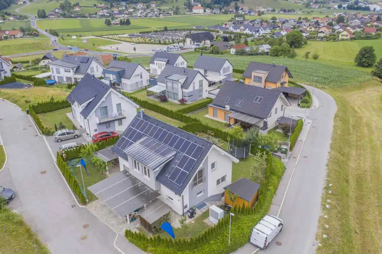 How many solar panels does it take to power a house?