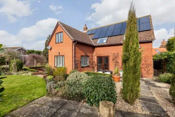 Discover 2025 solar panel costs, savings estimates, and grants available across South Wales. Get the latest insights and start saving today.